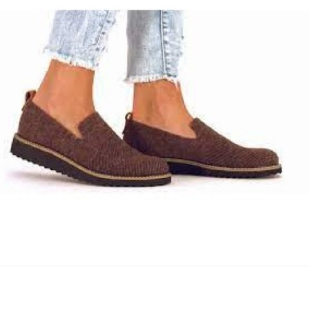 COMFORTIVA LELAN Casual  Lightweight Women's Shoes Size 6M